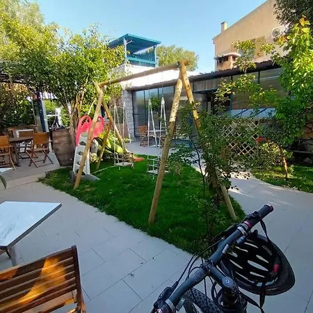 Portopollo Surfhouse C 招待所 Barrabisa