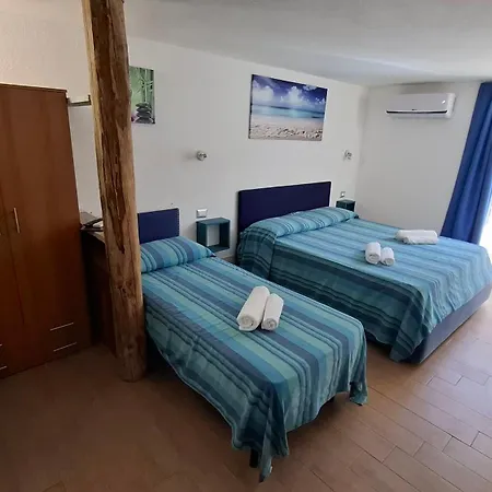 Portopollo Surfhouse C 招待所